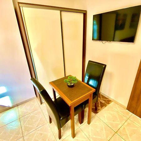 Unio Vendeghaz 1 Apartment Siofok Bagian luar foto