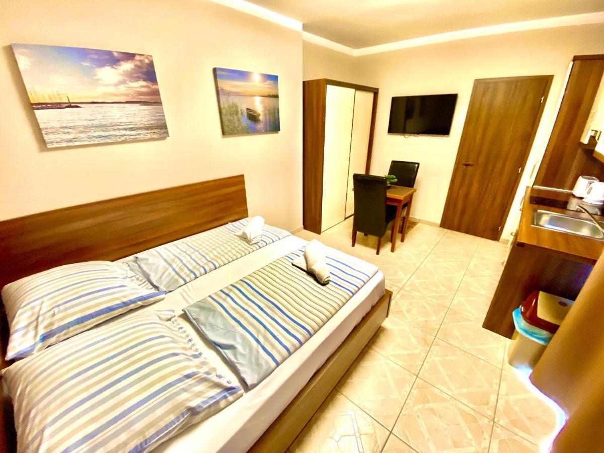 Unio Vendeghaz 1 Apartment Siofok Bagian luar foto