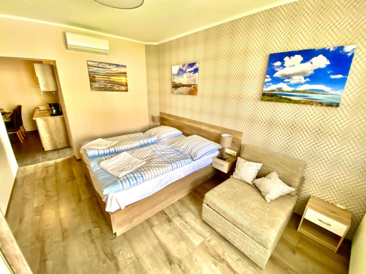 Unio Vendeghaz 1 Apartment Siofok Bagian luar foto