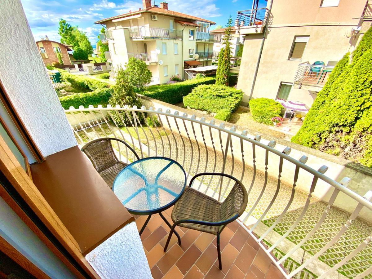 Unio Vendeghaz 1 Apartment Siofok Bagian luar foto
