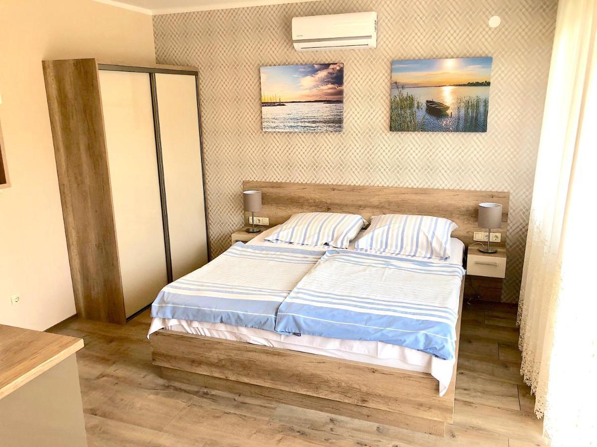 Unio Vendeghaz 1 Apartment Siofok Bagian luar foto