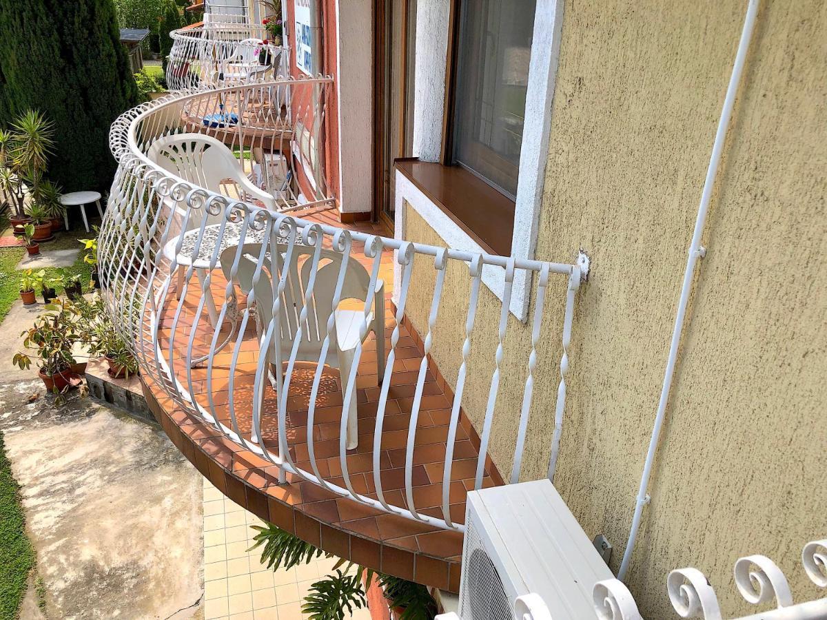 Unio Vendeghaz 1 Apartment Siofok Bagian luar foto